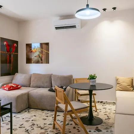 And Luxury سبليت